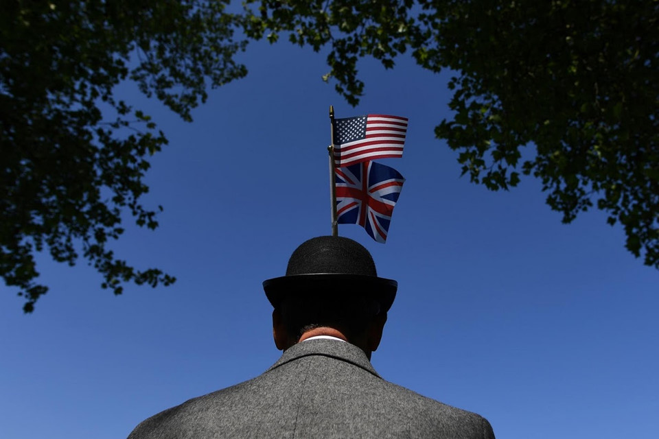 Phóng viên Reuters kể về hậu trường chụp ảnh đám cưới Hoàng gia Anh